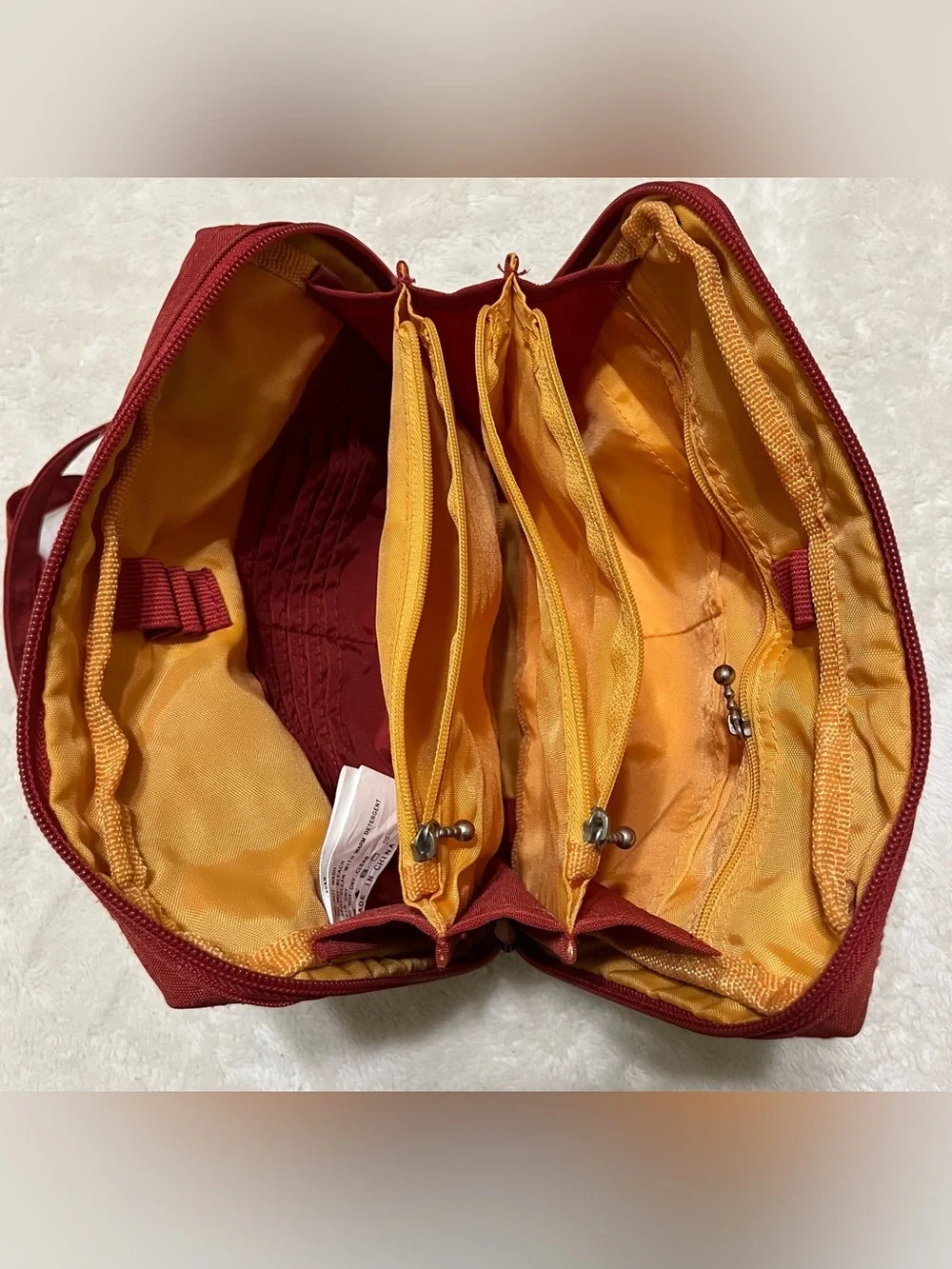 Baggallini Medium Rust Nylon Zipper Crossbody Shoulder Bag Multiple Inside Comp